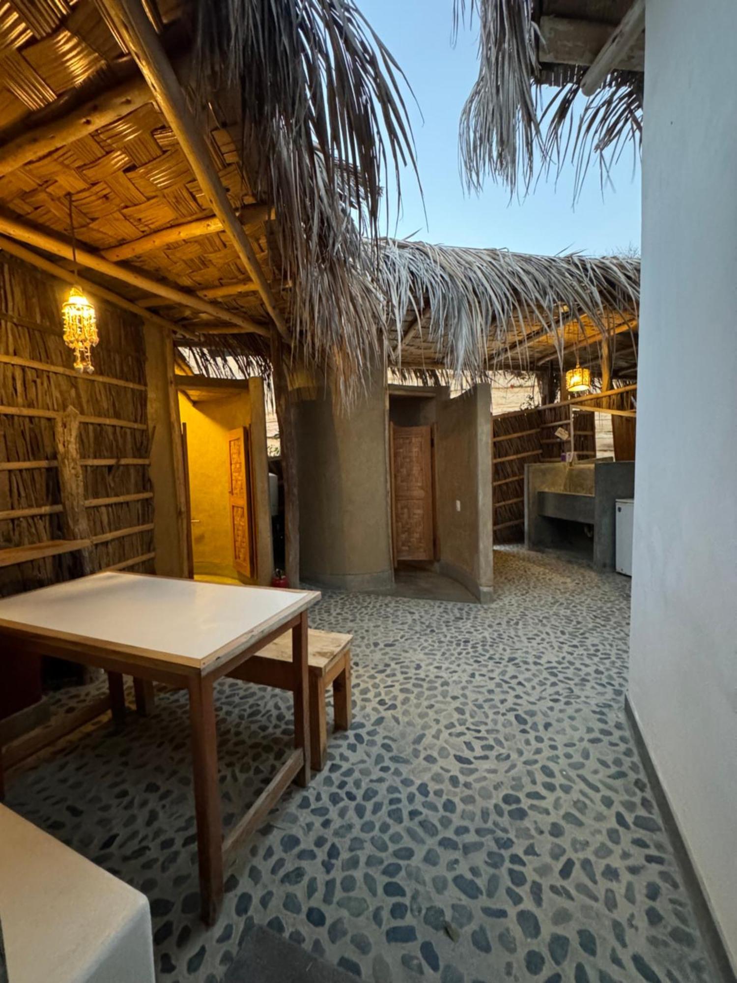 Piramide Titi Hotell Los Órganos Exteriör bild